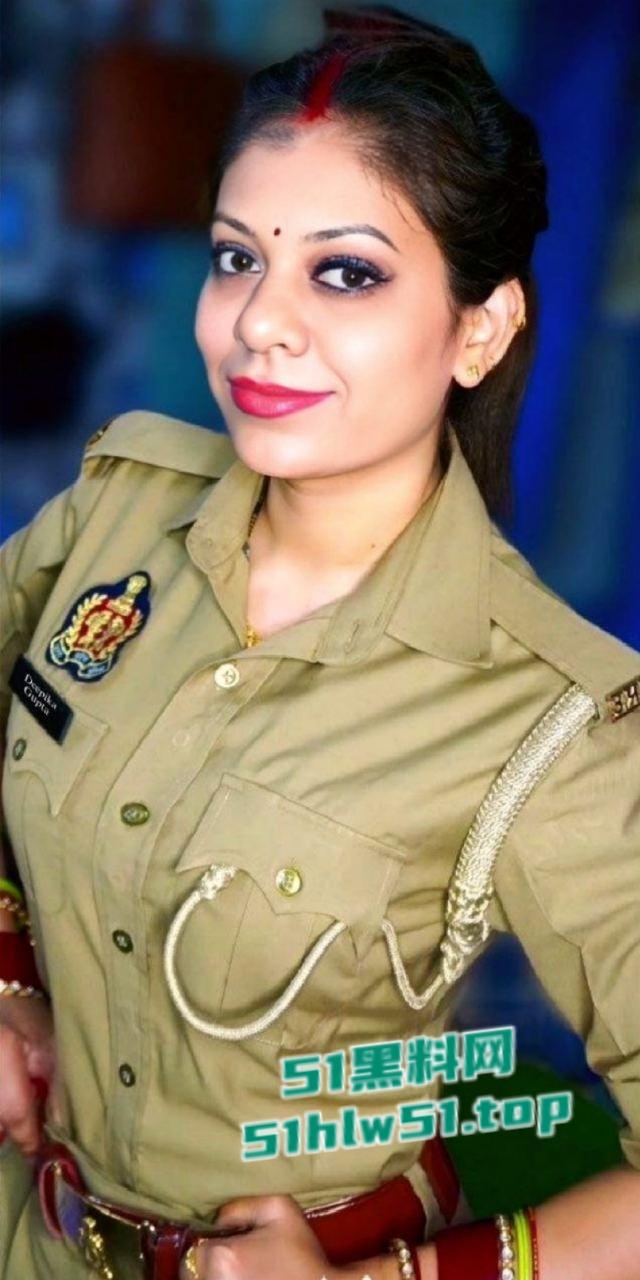 印度女警司门事件，印度政府高级女官员上校官衔，私密床战遭泄密反差感超强！-4