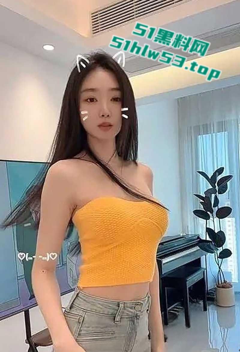 抖音百万粉丝网红【安婧】裸聊视频流出，各种性感情趣装轮番上阵，蹶翘臀掰逼自慰淫骚到炸！-4