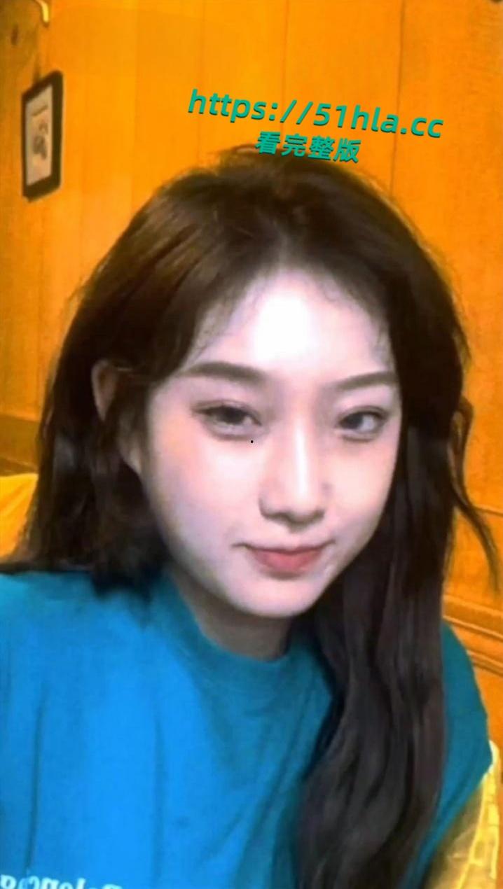 纯欲风高颜值女神露脸私拍泄密，撅臀展示猫尾肛塞，道具撑穴上演自慰下蛋精彩瞬间！-1