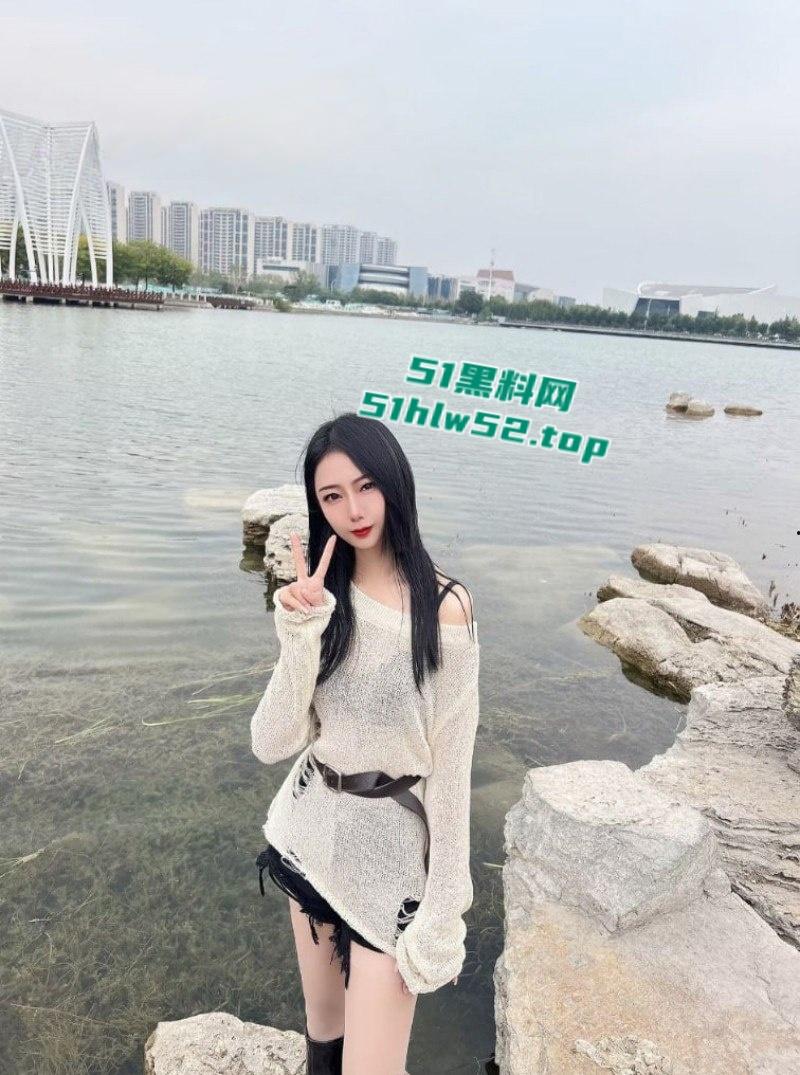 山东菏泽30岁少妇【刘宵雪】离婚后自甘堕落沦为骚鸡，出租屋惨遭金主束缚调教！-2