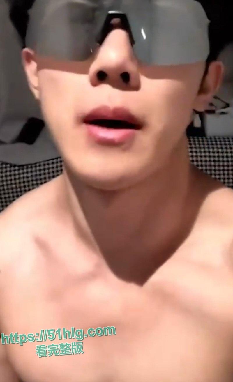 【辽宁】抖音人气网红【友哥】墨镜撸管视频外流 腹肌身材超吸睛 镜头前骚气实足,大屌让众多富婆疯狂-2