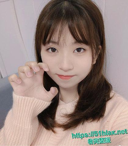 四川成都西南交大王清茉跟男友酒店啪啪 高颜校花跪舔深喉爱不释手 落地窗前被男友后入狂操-3