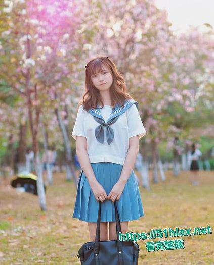 四川成都西南交大王清茉跟男友酒店啪啪 高颜校花跪舔深喉爱不释手 落地窗前被男友后入狂操-8