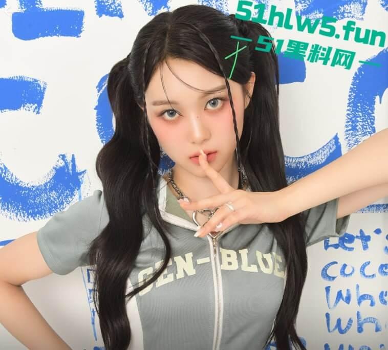 韩国新晋女团幻蓝小熊成员【媛媛】演唱会露奶事件，现场粉丝拍摄完整版视频流出。-4