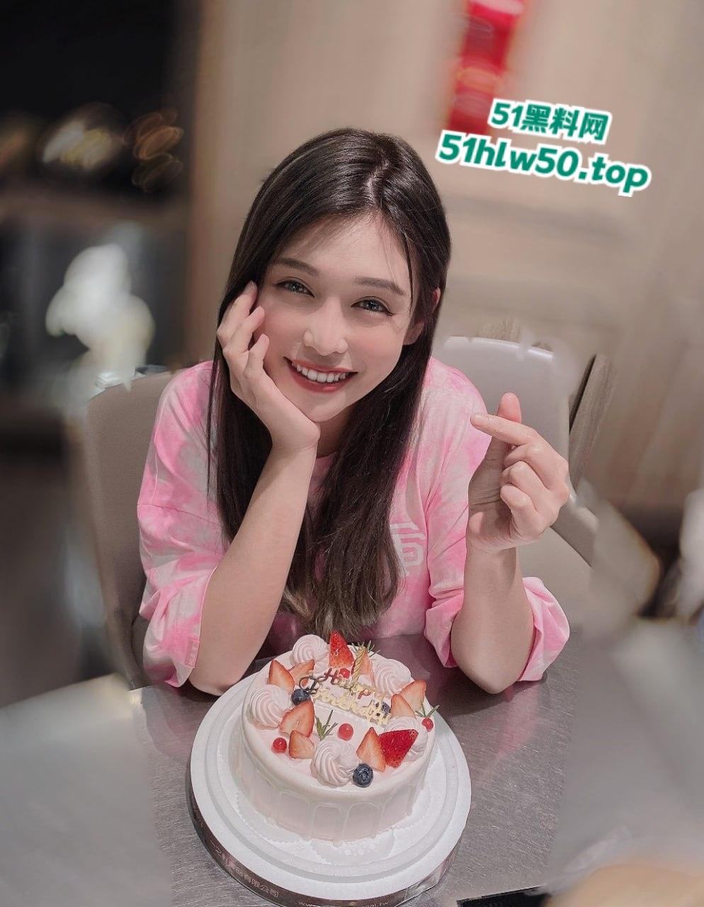 台湾G奶性感女星【卓毓彤】宣布结婚的同时 黑客挖出其全漏点性爱视频流出!-8