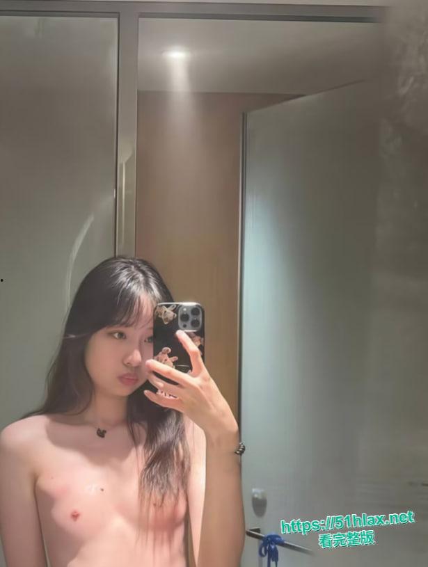 河北医科大学情侣情欲实录炸裂曝光！清纯校服妹变淫荡母狗调教路，自拍洗澡脱衣秀操逼，尺度爆棚！-1