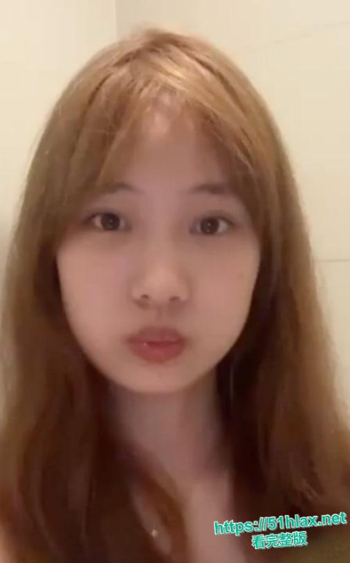 河北医科大学情侣情欲实录炸裂曝光！清纯校服妹变淫荡母狗调教路，自拍洗澡脱衣秀操逼，尺度爆棚！-4