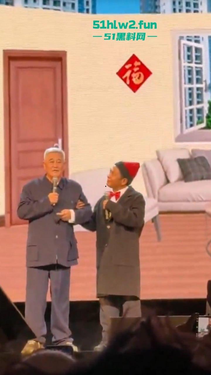 赵本山全球巡回演出在纽约开启第1站,场面宏大人流爆满果然是喜剧之父这影响力杠杠的。-3