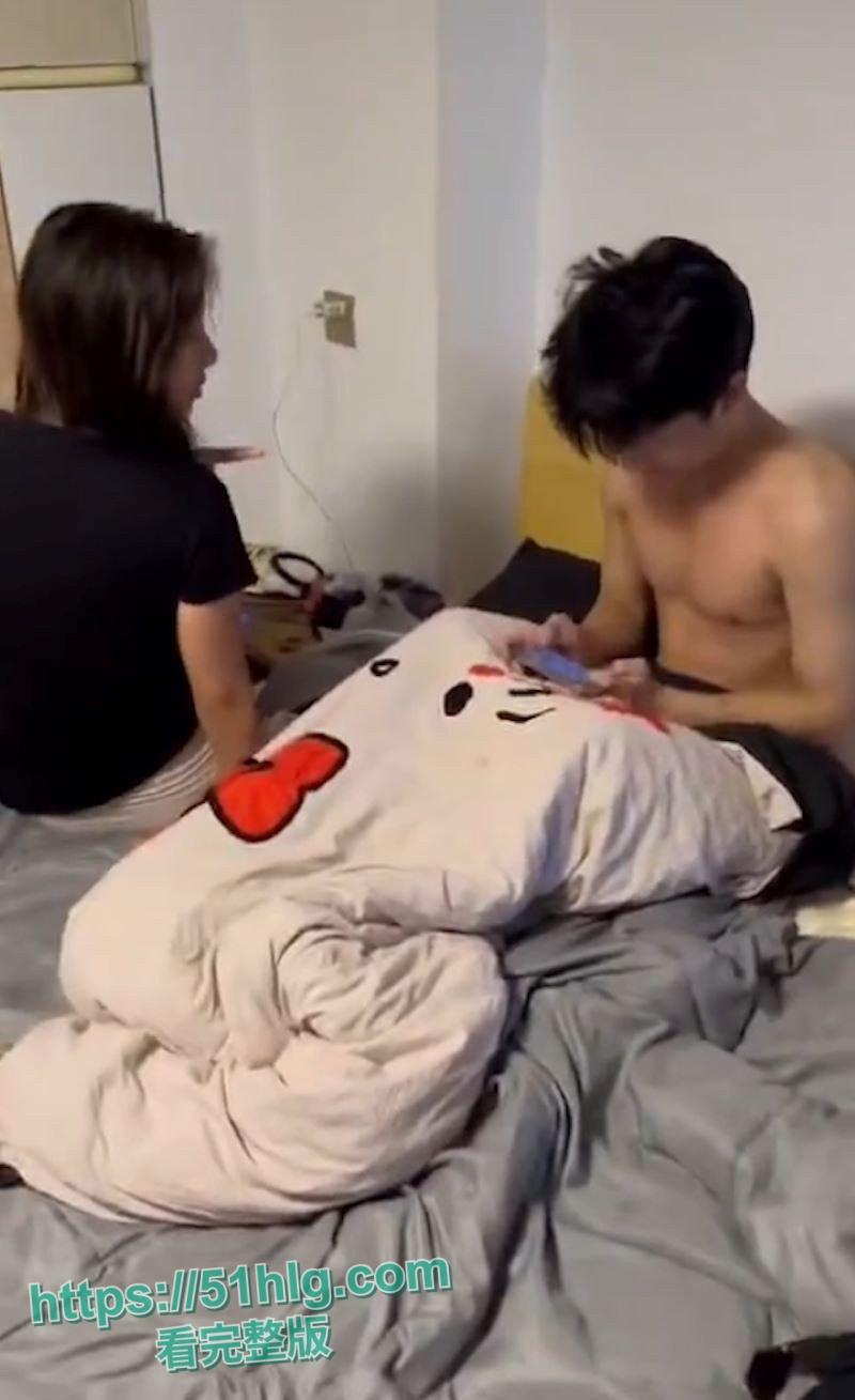 广东小仙女在线直播抓奸 家里被偷业主群求助 邻居们化身正义使者围观助阵 场面火爆十足-2