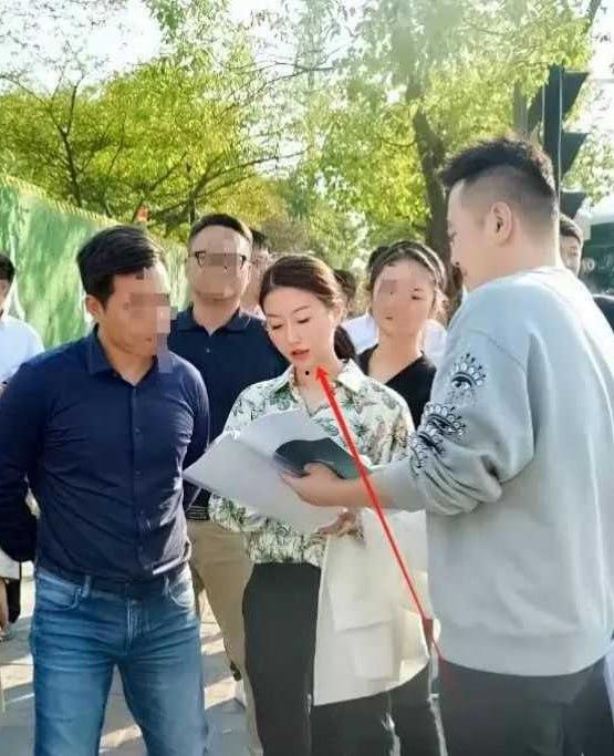 南昌市红谷滩城投资董事长鞠雅为了上位不择手段 办公室与领导啪啪做爱视频流出 骚逼做爱技术一流,难怪位高权重-7