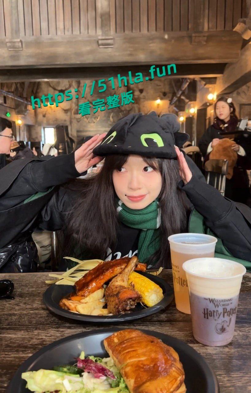 复旦大学校花【周雨晴】被包养泄密,金主多姿势爆操,叫声超骚撸点满满!-2