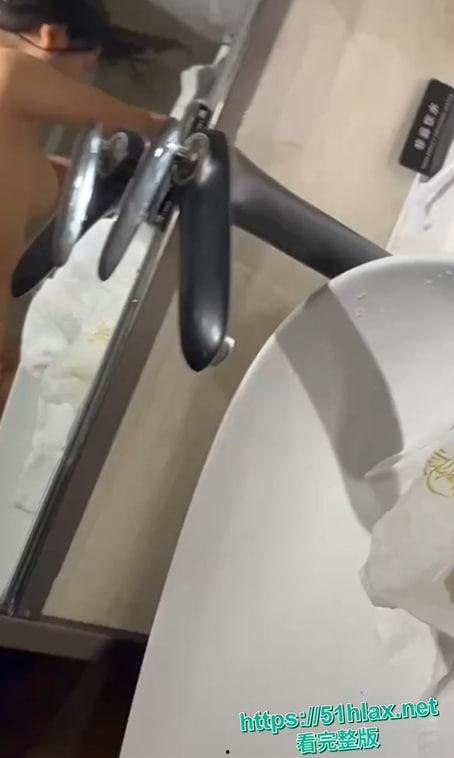 天津学生妹王瑾怡黑料大爆料!从清纯萝莉到小母狗,洗手间后入到床上狂操,白浆四溢浪叫不停!-1