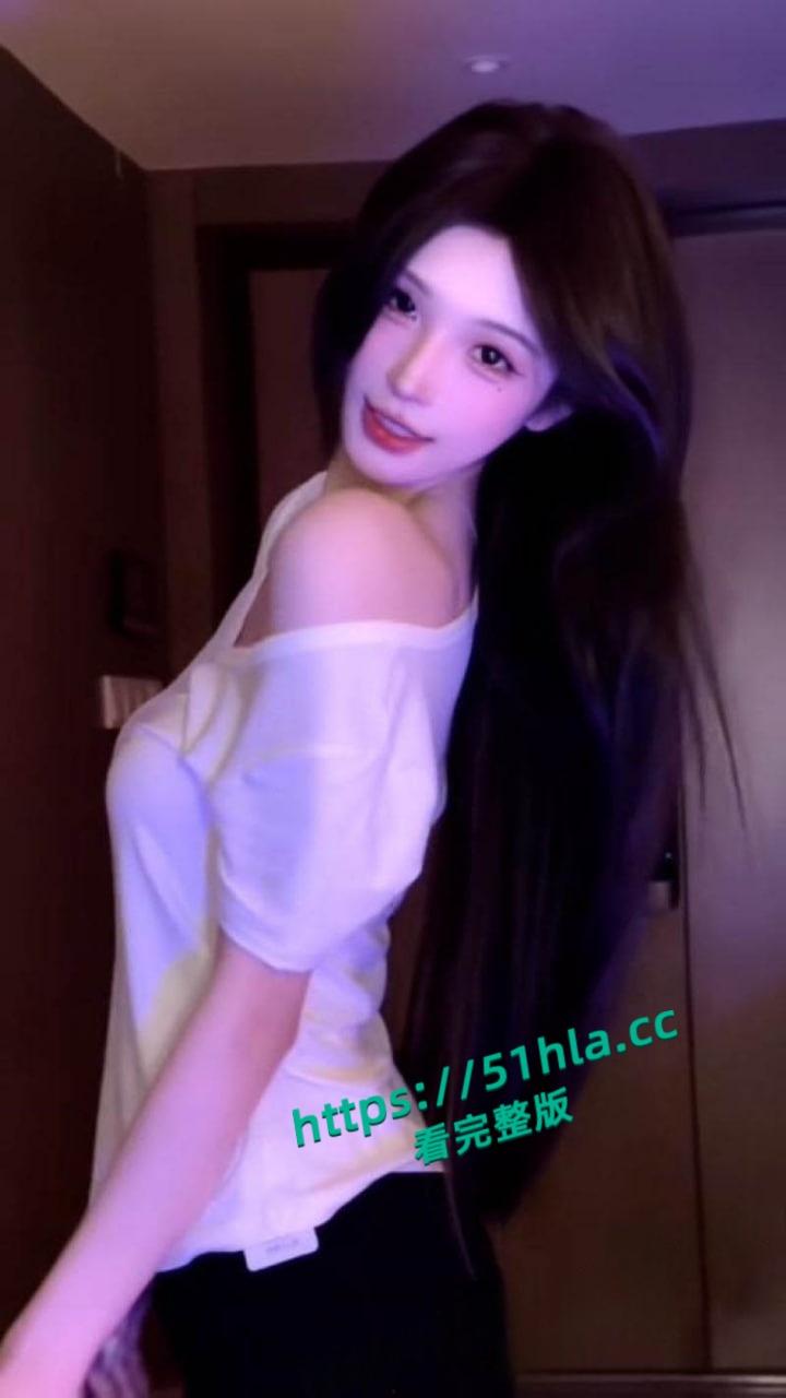 抖音600万粉丝女网红【若琳pepper】漏点风波!直播真空连线故意漏点,微露粉嫩大奶尽显淫态诱惑感拉满!-3