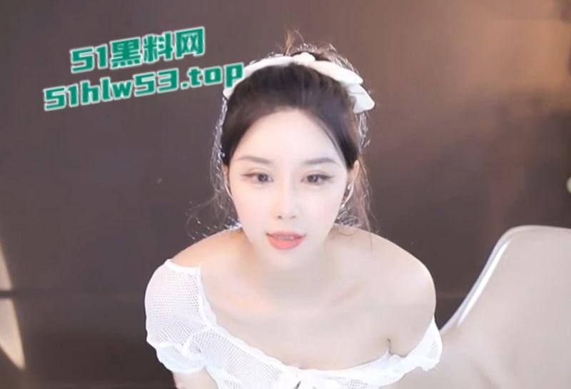 斗鱼巨乳女主播【小恩雅】私拍福利流出,双视角抖奶淫舞,骚话挑逗堪称绝美艺妓!-11