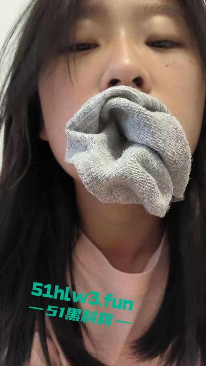 极品眼镜小母狗【季翰文】超反差的性感骚货颜值清纯甜美,内在母狗一只高潮脸居家自慰视频流出。-9