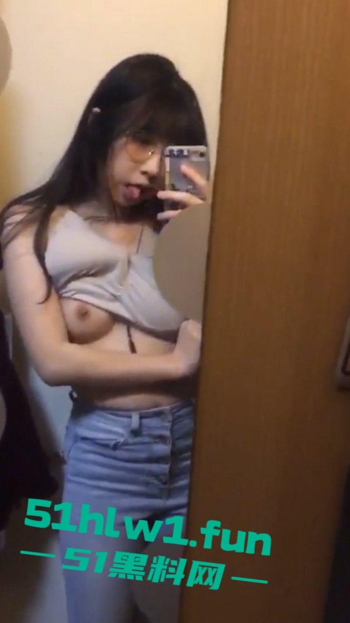 同城群撩骚河南师范萝莉眼镜妹【孟欣欣】足交口屌主动求操,裤子还没脱骚逼已经湿透!-5