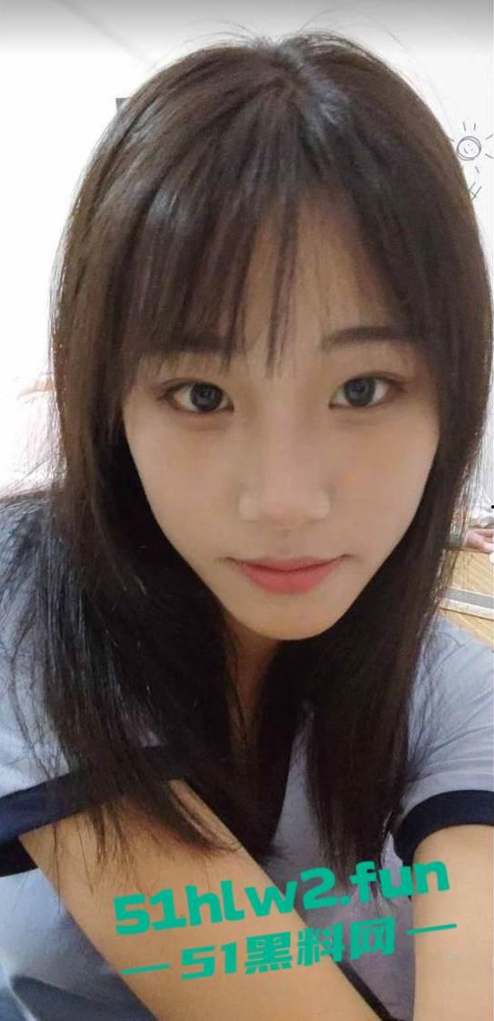 河北商丘宁陵县高级中学反差学妹【孙宁宁】超黑肥大鲍鱼,阴毛旺盛性欲极强遭到曝光。-1