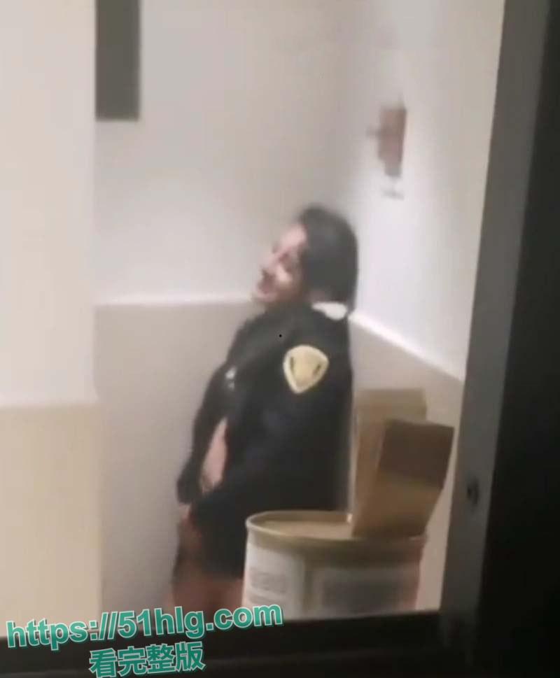 国外大瓜警察也疯狂! 【墨西哥】女警【劳拉·塞贡】多与同事偷情视频全网疯传 厕所巡逻车到处留情 刺激不已-2