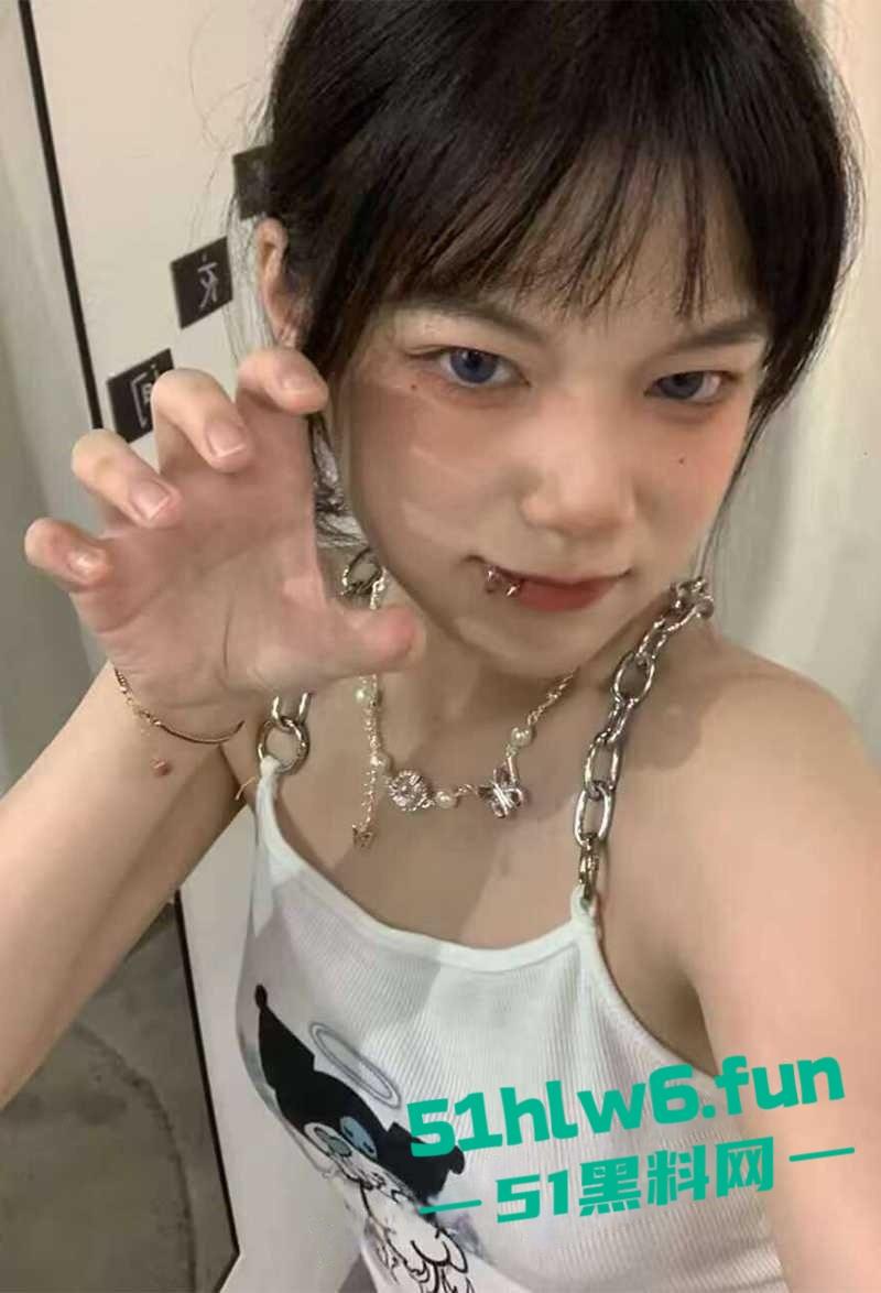 沈阳城市学院女神【张雨婷】露脸调教视频流出,口交吞精趴地当狗反差巨大!-4