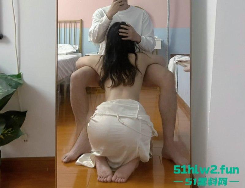 推特绝美腰臀比女神【夏次健】与金主做爱被狂扇奶子,极品蜂腰扭臀骚舞欲感十足!-1