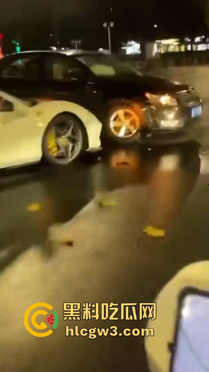 天价修车费从天而降 浙江嘉兴斯柯达撞上百万法拉利 车主当场懵逼 家里的媳妇坐不住了“难道要把我赔进去?”-4