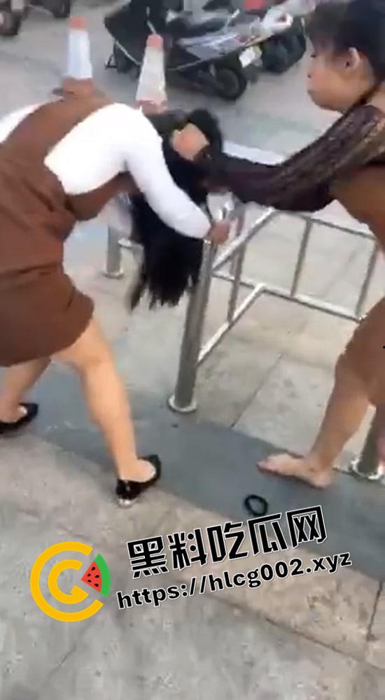 捉奸合集!为爱战斗的男人女人们 扯头发 撕衣服 丑态尽出!-3