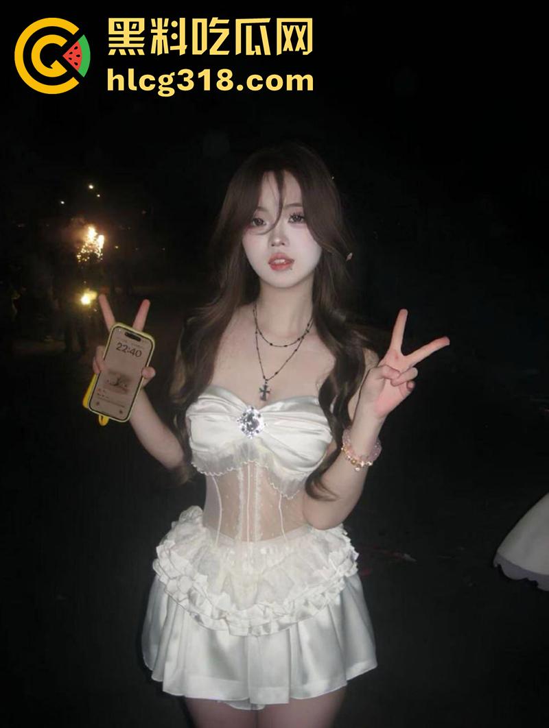 河南顶级校花【马佳婧】,颜值可爱身材超完美,牛奶般的肌肤,细腰大奶肥臀长腿,自慰白虎送福利!-2