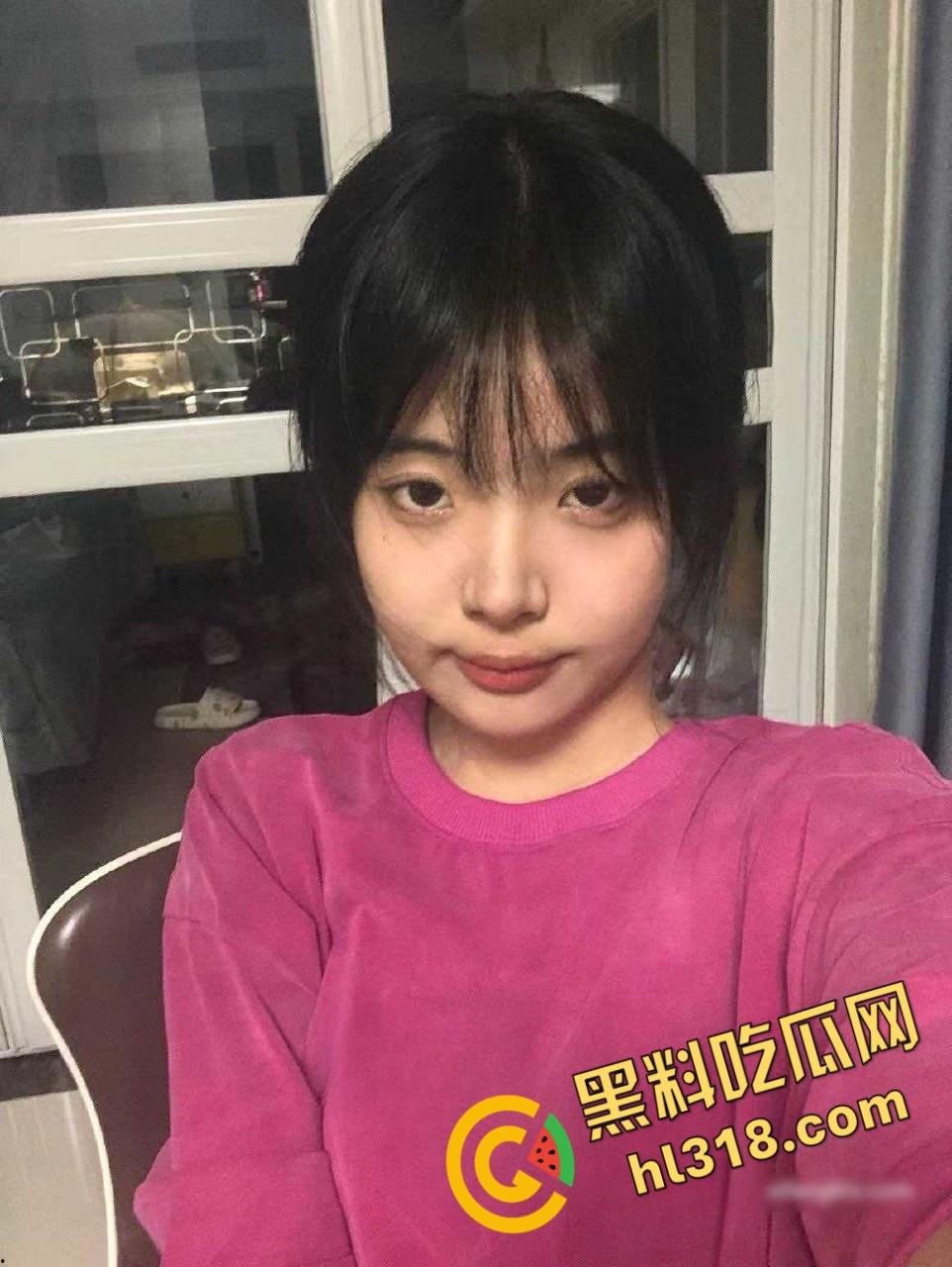 山西运城学生妹【陈茹茹】,懵懂清纯JK少女,看到18cm大屌眼睛都亮了,跪在地上口交满满的征服感 !-1