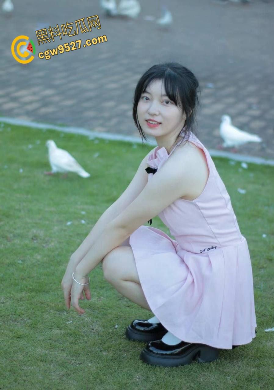 云南大学清纯学妹【谢芝灵】,被男友疯狂调教,酷爱口交沉迷榨精,眼神拉丝表情无比淫荡 !-2