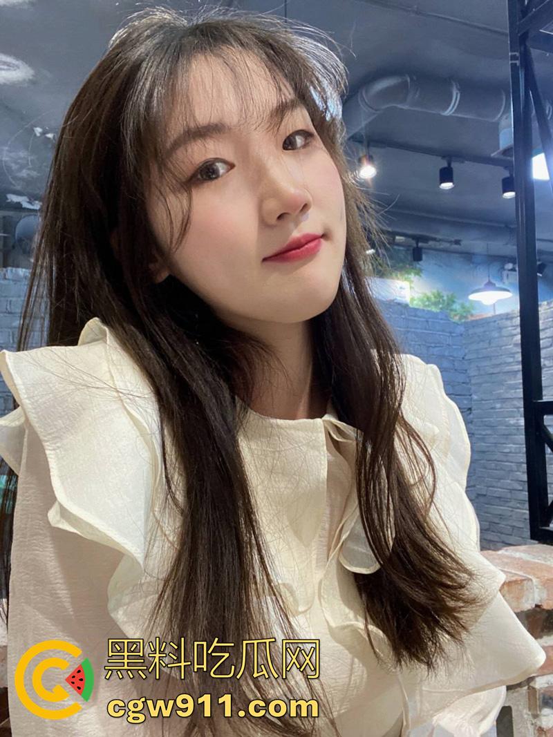 浙江音乐学院母狗【魏婷婷】,逼粉水多性欲极强,约炮大屌体育生玩3p,前后夹击操到翻白眼!-2