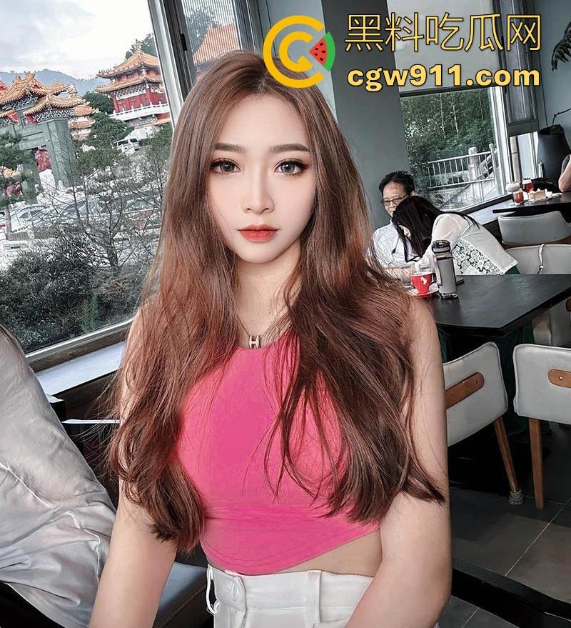 深圳巨力有限公司白领【李思颖】惨遭炮友泄密,下班空虚多次约炮,露脸口吞精内射,跟在公司形象完全不符!-1