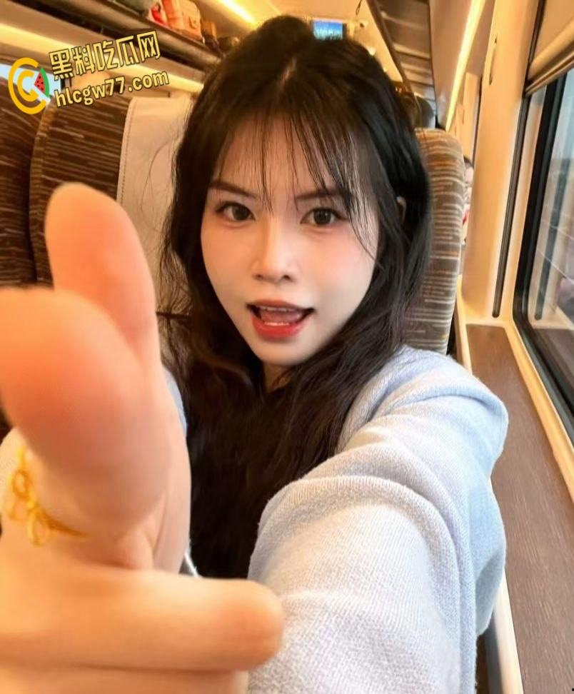 湖南农大研究生【张伊林】惊爆反差!清纯学姐变SM母狗,捆绑口球啪啪私拍泄露 !-2