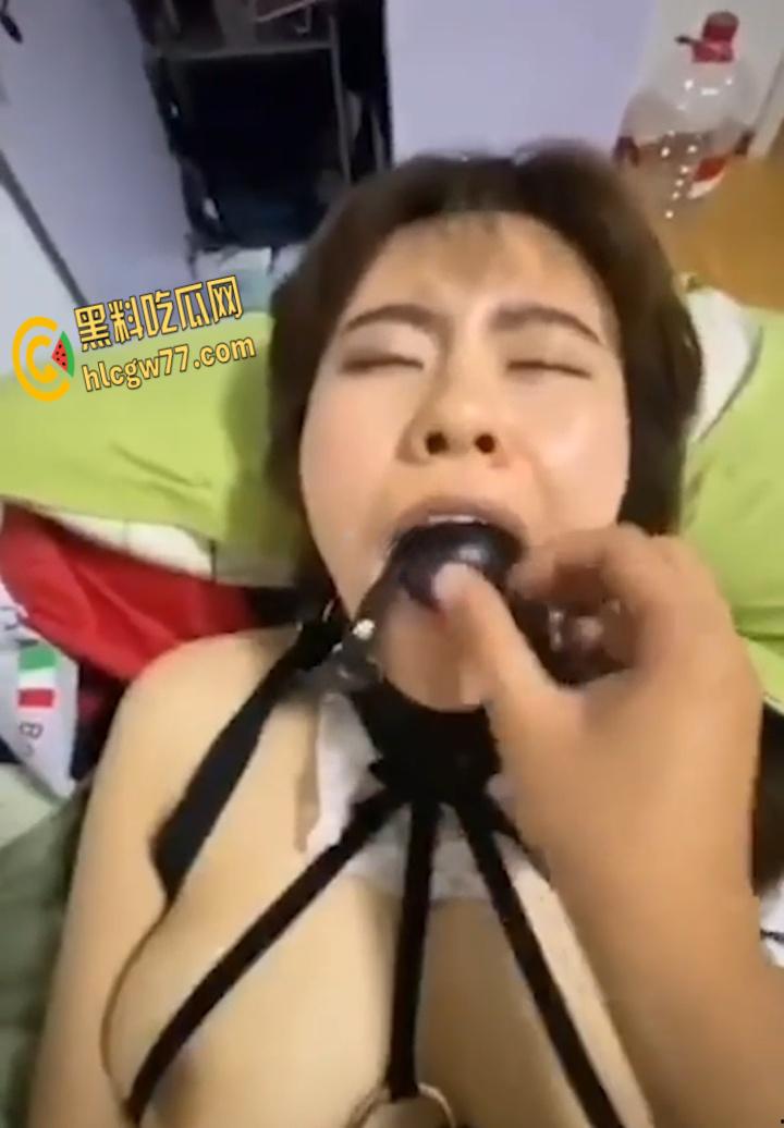 湖南农大研究生【张伊林】惊爆反差!清纯学姐变SM母狗,捆绑口球啪啪私拍泄露 !-7