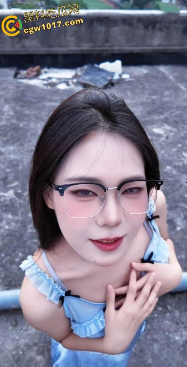 抖音网红【桃桃酱乖乖】大尺度视频泄漏,纤手捻粉嫩乳头硬挺晃荡,掰穴自慰咬唇娇喘奶香四溢!-3