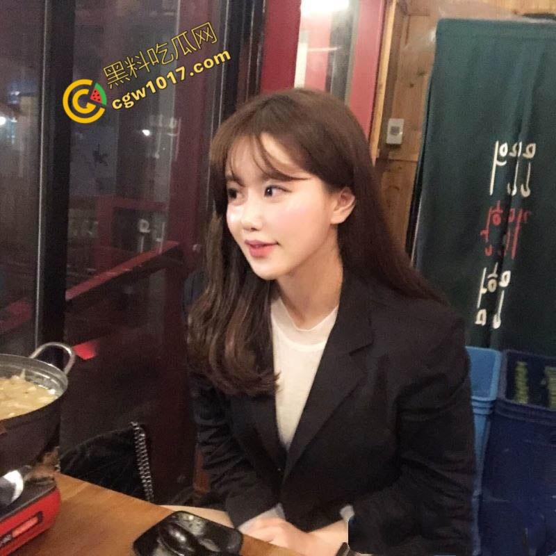 韩国暖男杀手【朴研兮】性感勾魂,私密视频疯传,财阀3P调教,骚穴高潮迭起,淫水白浆齐飞,女神私下尽显母狗本色!-2