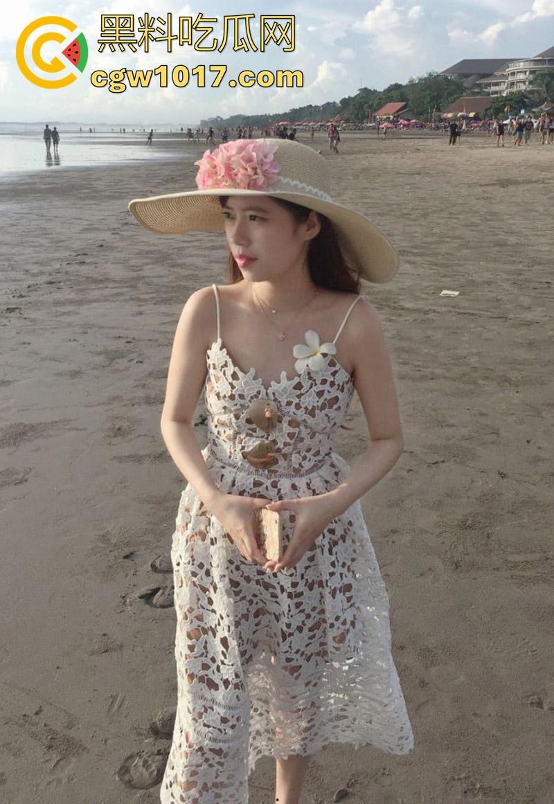 附近人约炮少女感人妻,极品反差骚妇口交第一视角,被彻底调教成母狗,玩腻了就开始虐,点火烧逼毛是真变态啊!-1