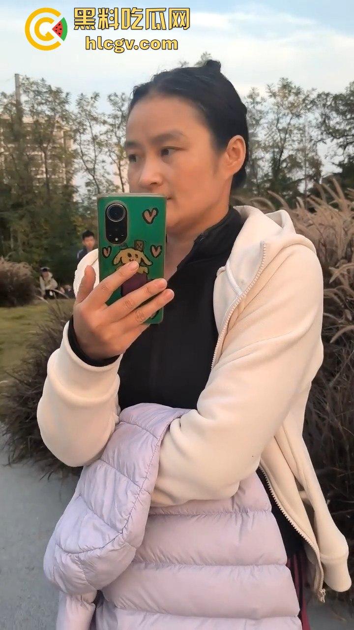 山东网友爆料熊孩子河边射高抛箭!家长嚣张不听劝,网友无奈报警处理!-5