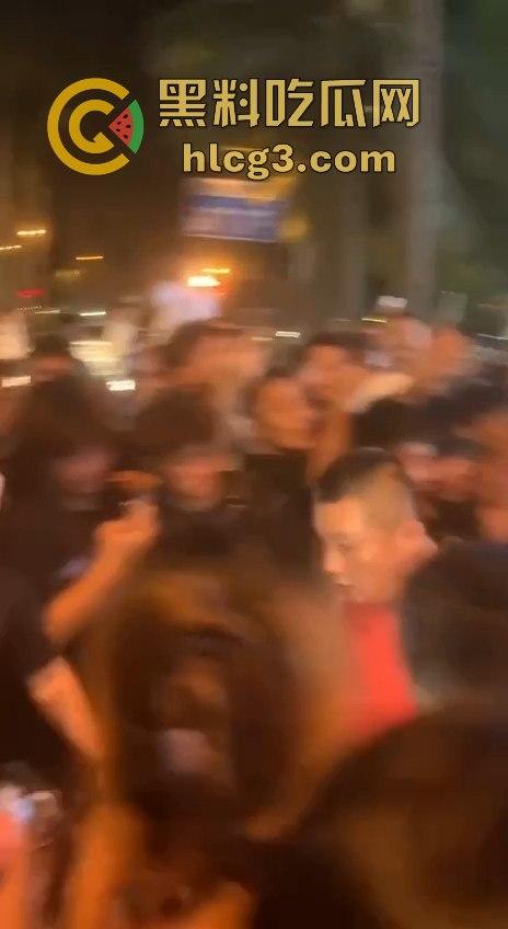 8.15海口抓嫖事件:爱赌的爸、生病的妈、上学的弟,破碎的她还有谁能帮?该管的不管,该抓的不抓!-1