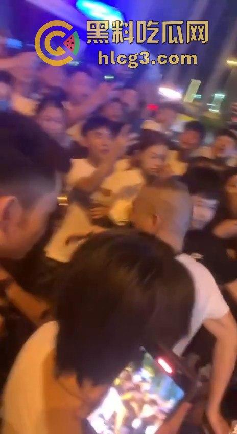 8.15海口抓嫖事件:爱赌的爸、生病的妈、上学的弟,破碎的她还有谁能帮?该管的不管,该抓的不抓!-2