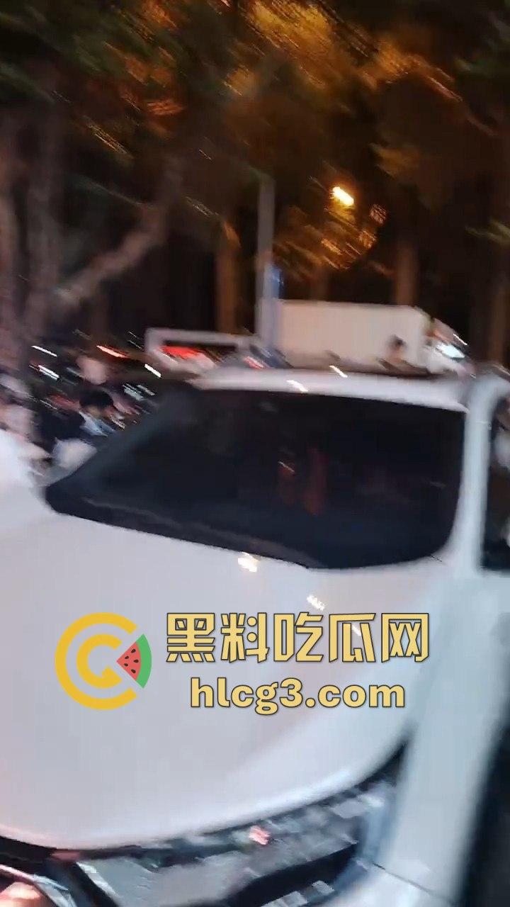 8.15海口抓嫖事件:爱赌的爸、生病的妈、上学的弟,破碎的她还有谁能帮?该管的不管,该抓的不抓!-4