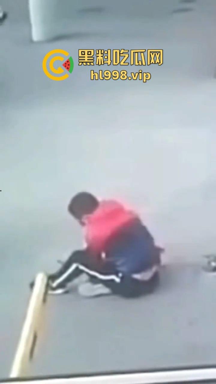 吉林初二男生被同学霸凌 父亲持刀怒杀校霸 太血腥但太爽了!-5