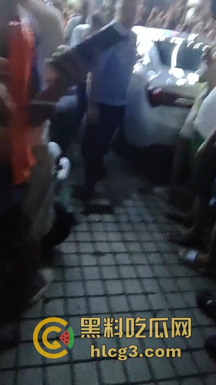 8.15海口抓嫖事件:爱赌的爸、生病的妈、上学的弟,破碎的她还有谁能帮?该管的不管,该抓的不抓!-10