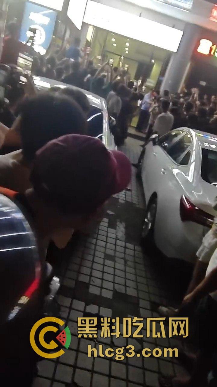 8.15海口抓嫖事件:爱赌的爸、生病的妈、上学的弟,破碎的她还有谁能帮?该管的不管,该抓的不抓!-11