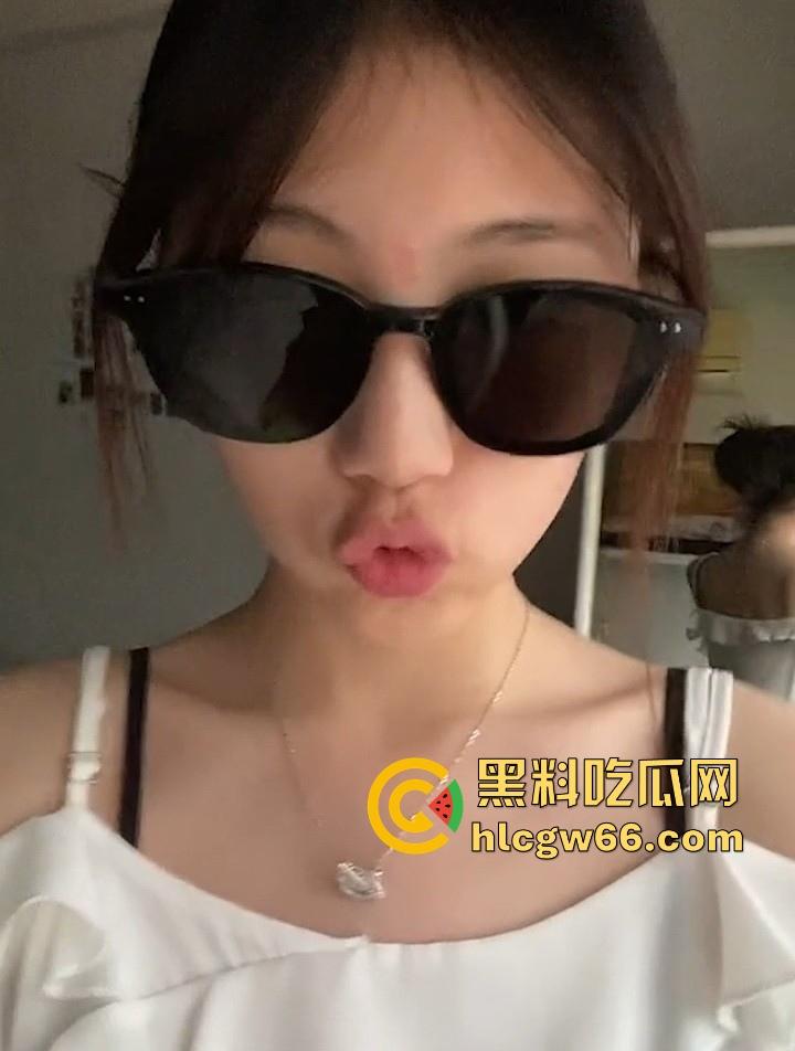 极品反差高中生【林如雪】蜂腰嫩穴人前女神白月光人后校服诱惑 暴力揉捏嫩乳大展母狗风范!-3