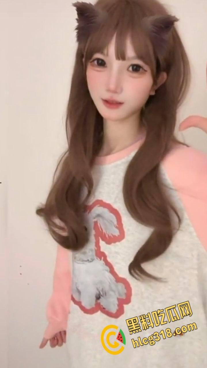 快手网红【米团不熬夜】开播放言,大哥刷一个火箭就给看水晶假屌,极品白虎逼简直是视觉盛宴!-4