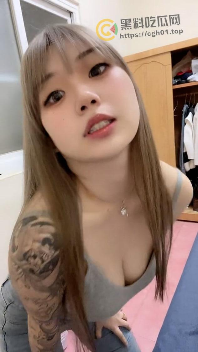 福建精神小妹被网调 和主人自慰视频被流出 巨乳加纹身 神仙也得晕-1