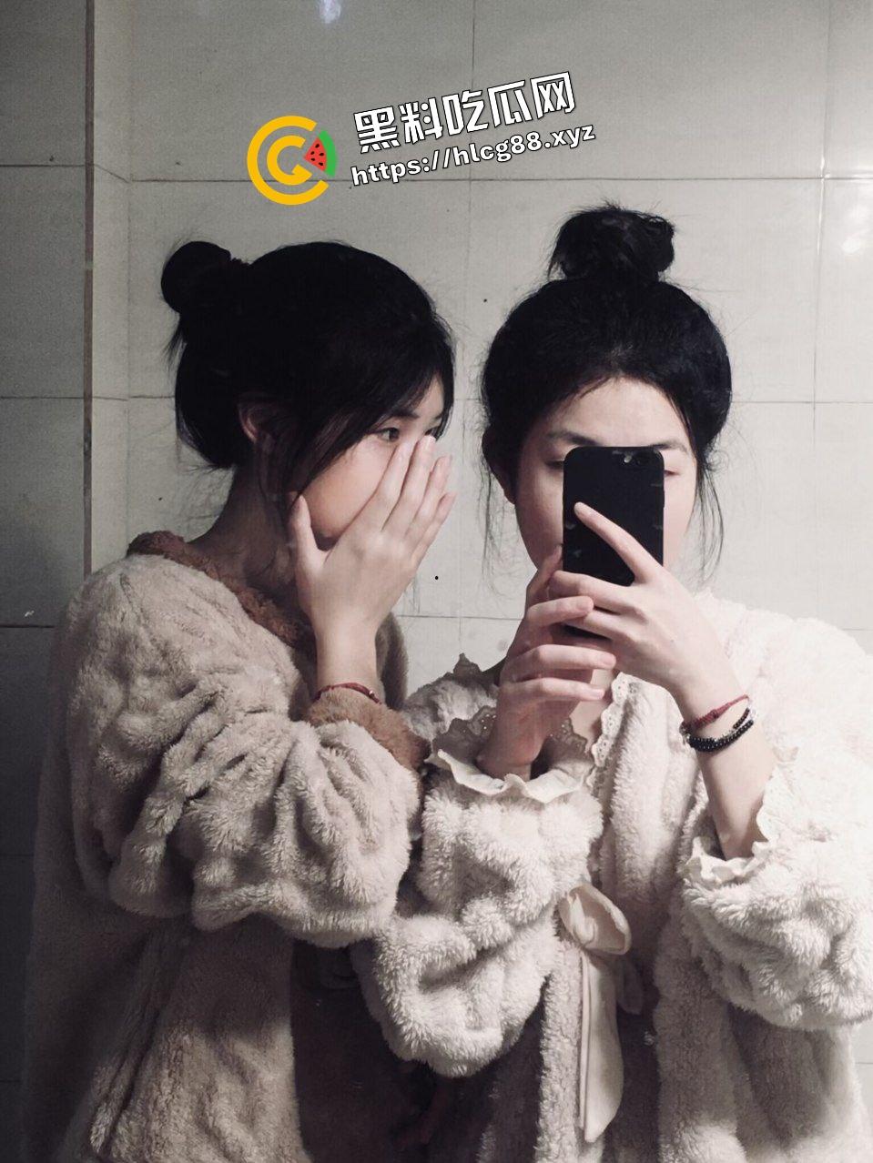 福建艺术职业反差学生骚货【徐雅】带着刚破处的闺蜜酒店约炮大哥,双飞4P全裸肉体碰撞!-4