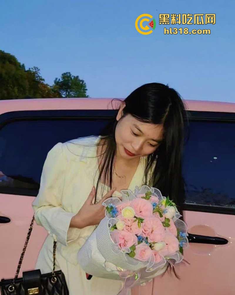 长春师范学院美术老师【秦诗诗】悬空抱起大力猛操,主动上位骑乘榨精,反差本性完美暴露!-5