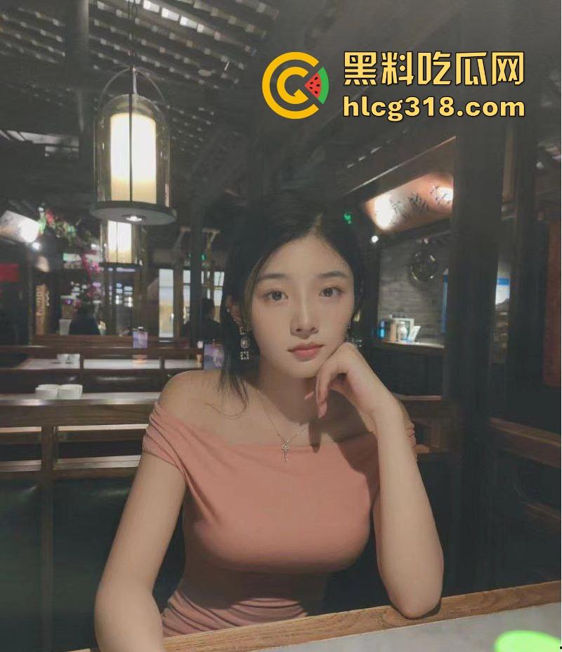 广西职业学院学生妹【薛雯雯】给男友私拍福利流出,清纯反差露脸口交,娇嫩身躯淫荡自慰,反差十足。-2