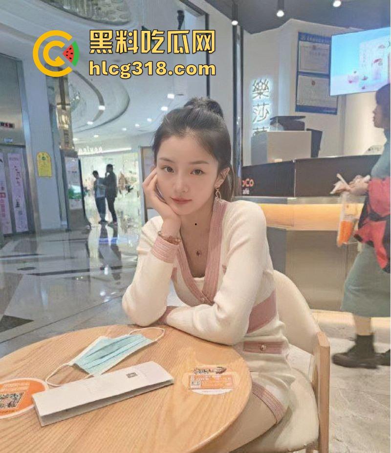 广西职业学院学生妹【薛雯雯】给男友私拍福利流出,清纯反差露脸口交,娇嫩身躯淫荡自慰,反差十足。-4